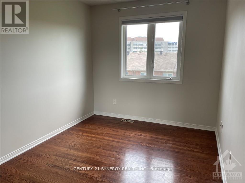 240 Freedom Private, Ottawa, Ontario  K1G 6W3 - Photo 8 - X12879014