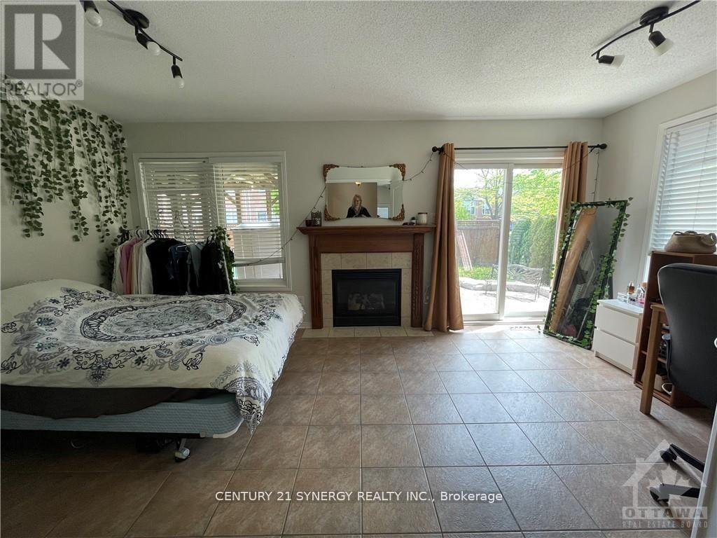 240 Freedom Private, Ottawa, Ontario  K1G 6W3 - Photo 4 - X12879014