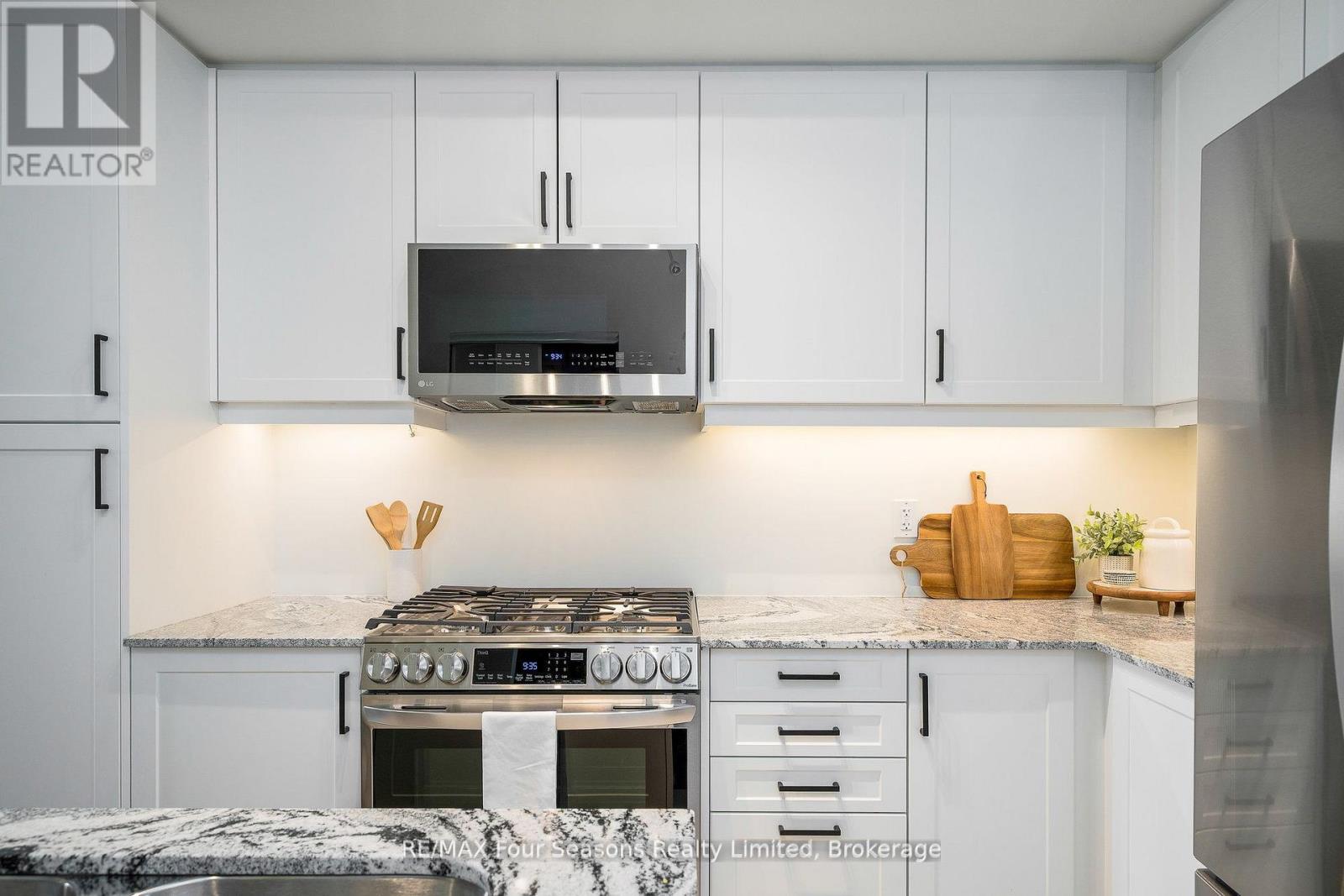 208 - 17 Spooner Crescent, Collingwood, Ontario  L9Y 1T3 - Photo 5 - S12880638