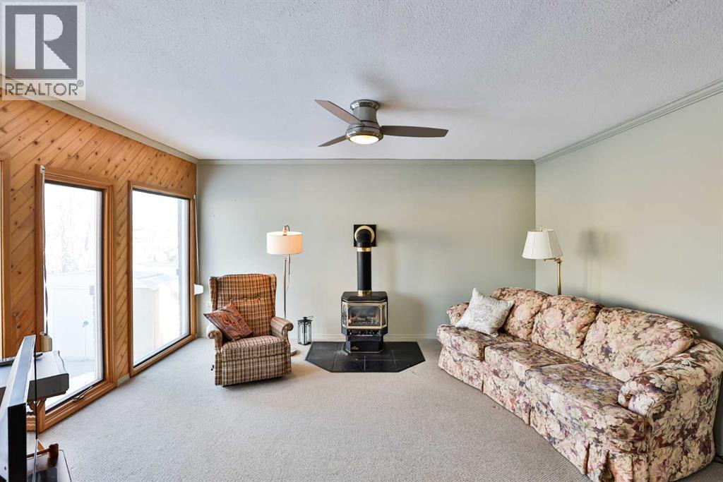 159 Park Avenue, Raymond, Alberta  T0K 2S0 - Photo 11 - A2292200