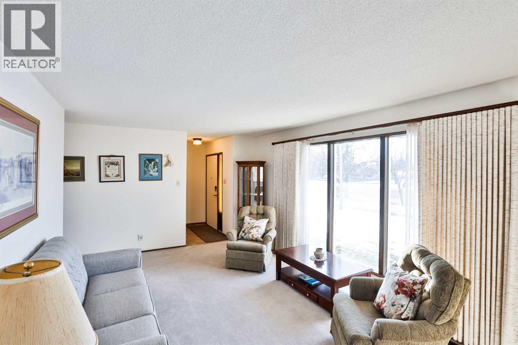 159 Park Avenue, Raymond, Alberta  T0K 2S0 - Photo 5 - A2292200