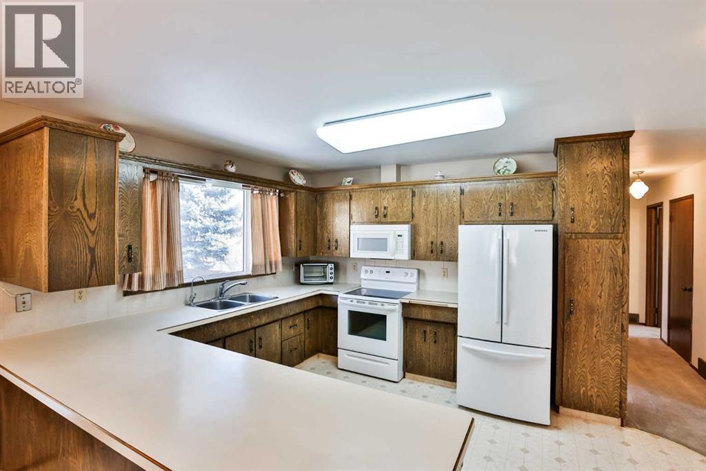 159 Park Avenue, Raymond, Alberta  T0K 2S0 - Photo 6 - A2292200