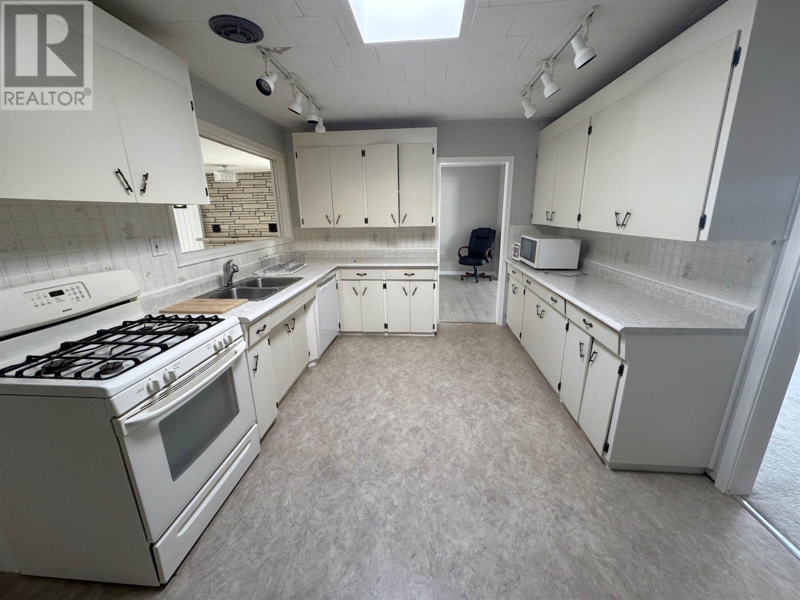 25 Gillanders Rd, Elliot Lake, Ontario  P5A 1W4 - Photo 14 - SM260374