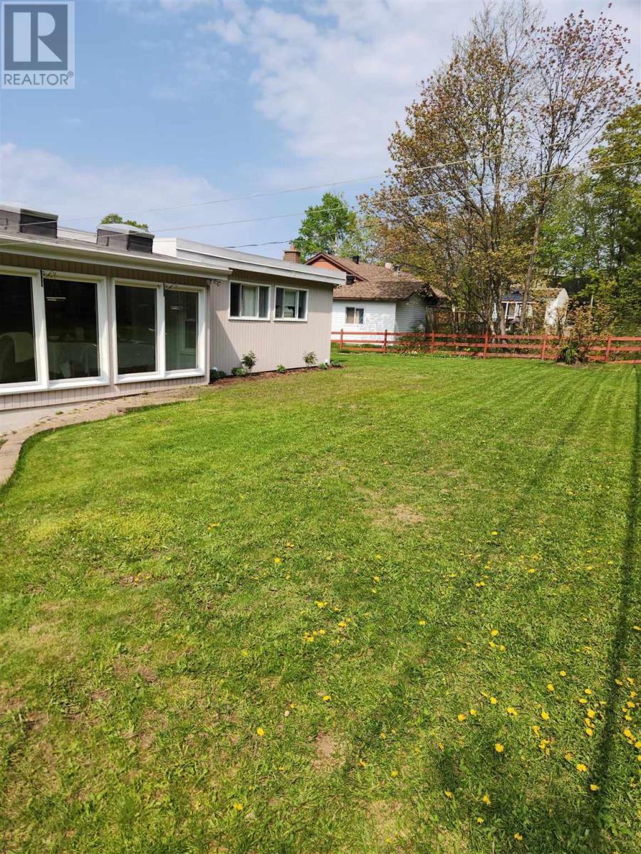 25 Gillanders Rd, Elliot Lake, Ontario  P5A 1W4 - Photo 30 - SM260374