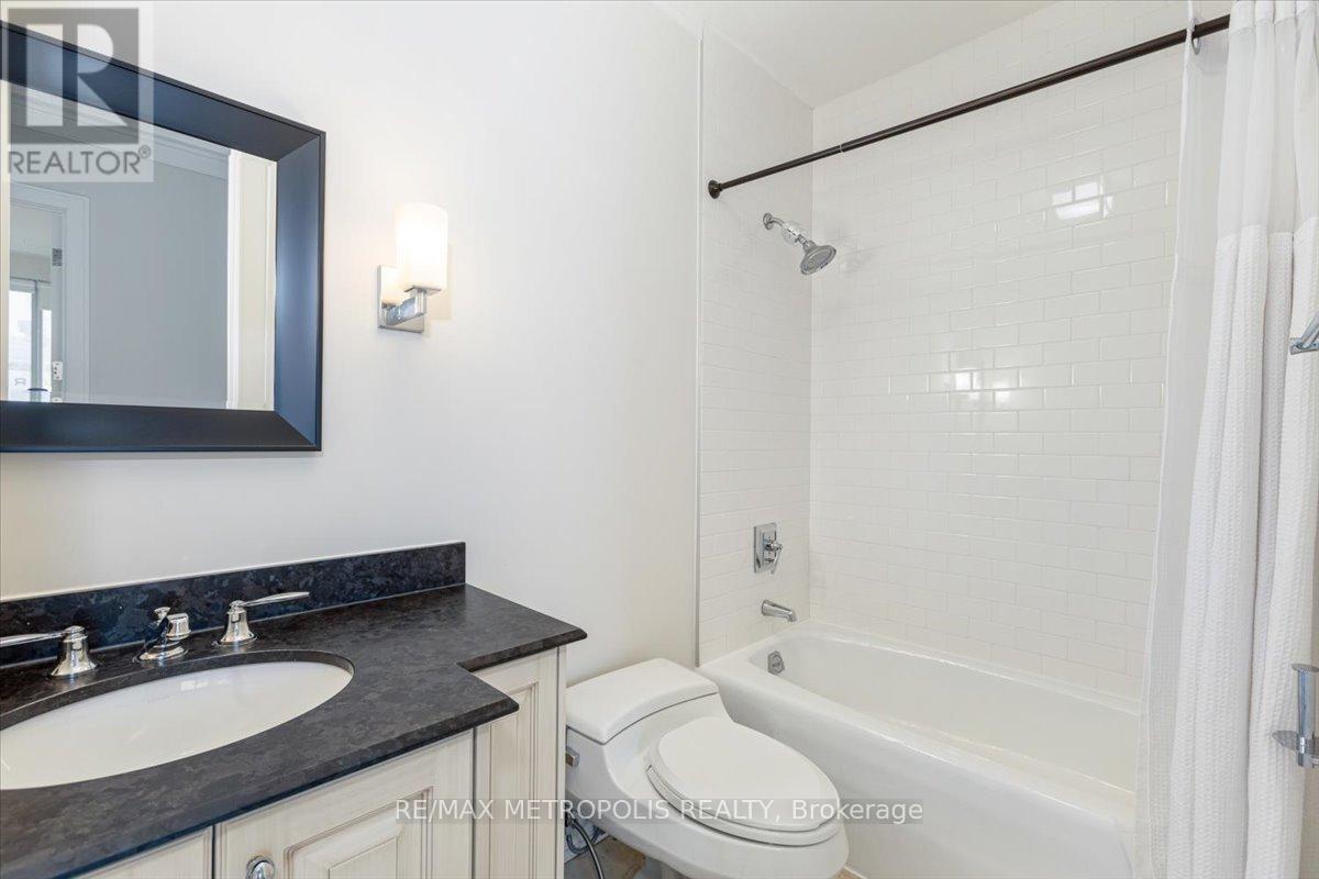 2701 - 183 Wellington Street W, Toronto, Ontario  M5V 0A1 - Photo 18 - C12880438