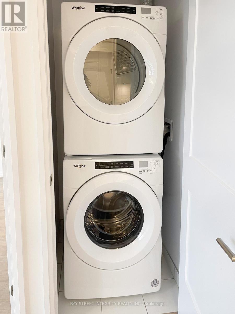 2010 - 25 Holly Street, Toronto, Ontario  M4S 0E3 - Photo 12 - C12880556