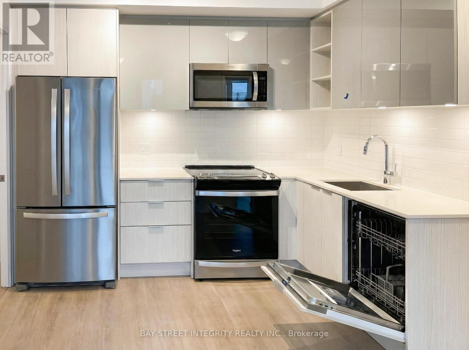 2010 - 25 Holly Street, Toronto, Ontario  M4S 0E3 - Photo 4 - C12880556