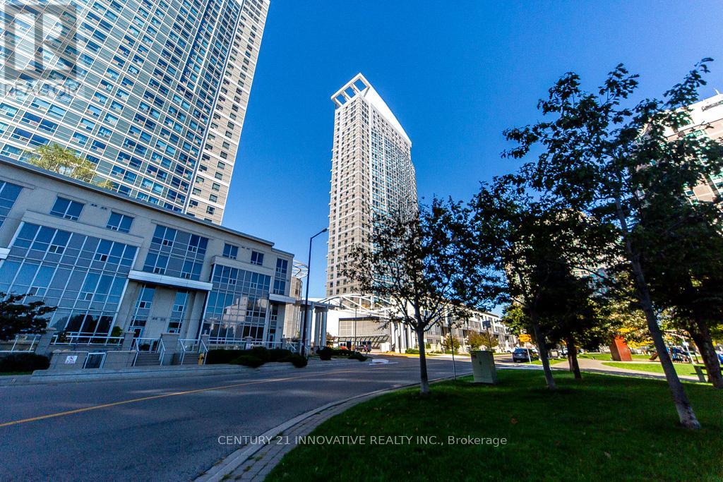 2303 - 38 Lee Centre Drive, Toronto (Woburn), Ontario  M1H 3J7 - Photo 3 - E12880486