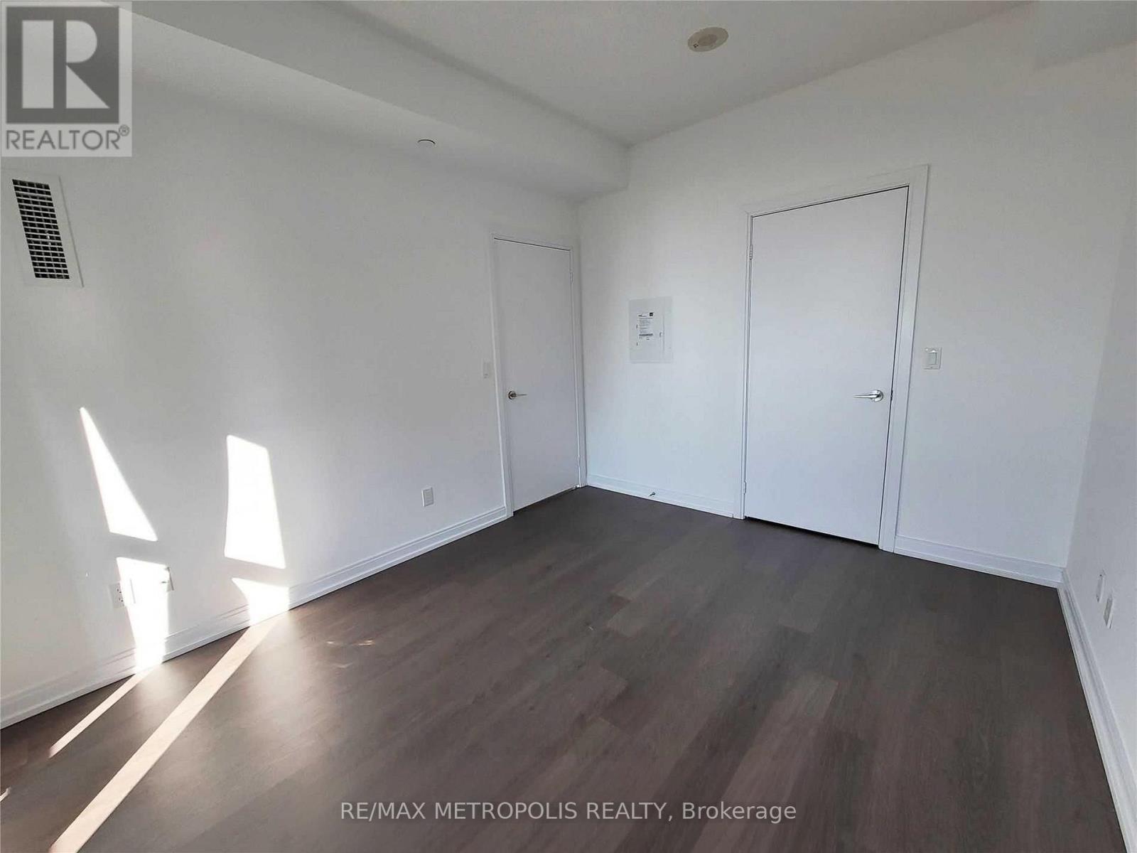 3406 - 255 Village Green Square, Toronto, Ontario  M1S 0L7 - Photo 4 - E12880570