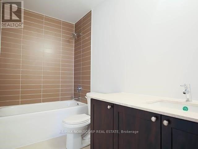 909 - 12 Woodstream Boulevard, Vaughan (West Woodbridge), Ontario  L4L 8C3 - Photo 11 - N12880404