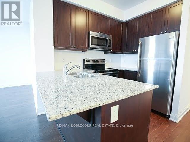 909 - 12 Woodstream Boulevard, Vaughan (West Woodbridge), Ontario  L4L 8C3 - Photo 3 - N12880404