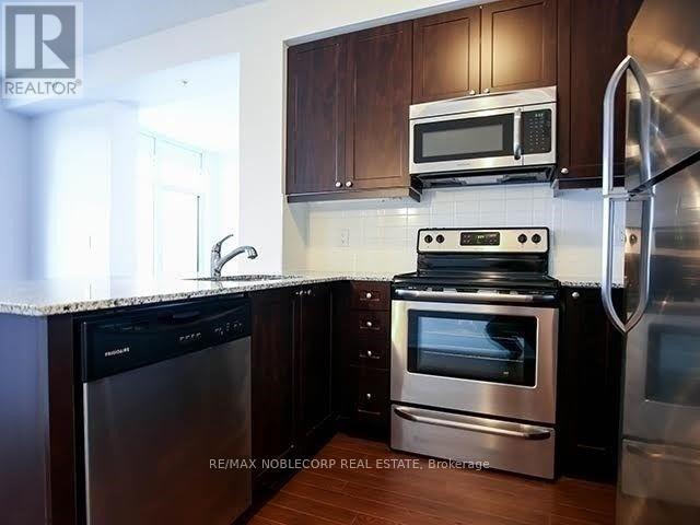 909 - 12 Woodstream Boulevard, Vaughan (West Woodbridge), Ontario  L4L 8C3 - Photo 4 - N12880404