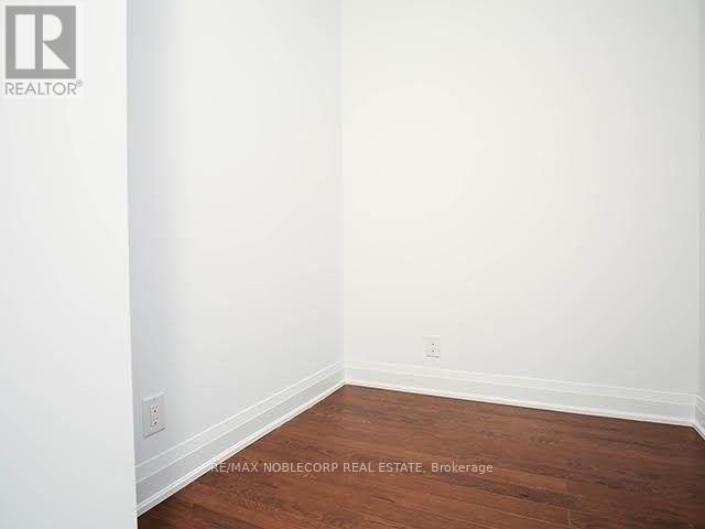 909 - 12 Woodstream Boulevard, Vaughan (West Woodbridge), Ontario  L4L 8C3 - Photo 7 - N12880404