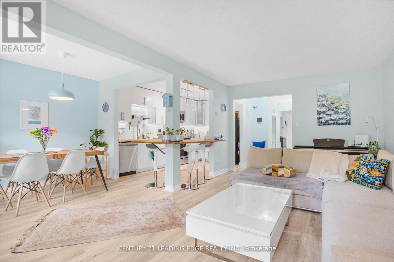 6 - 40 Castle Rock Drive, Richmond Hill (North Richvale), Ontario  L4C 5H5 - Photo 11 - N12880432