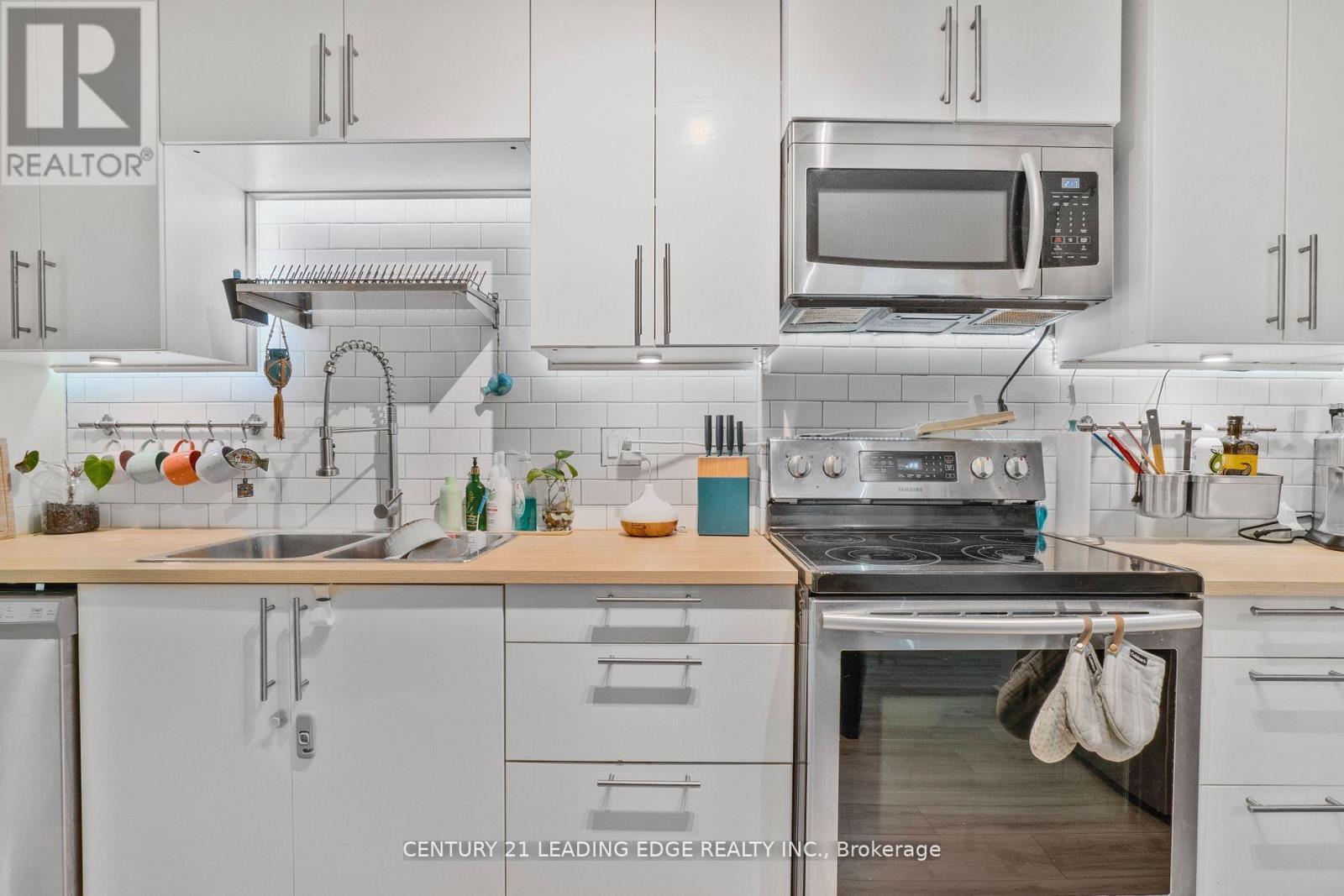 6 - 40 Castle Rock Drive, Richmond Hill (North Richvale), Ontario  L4C 5H5 - Photo 15 - N12880432