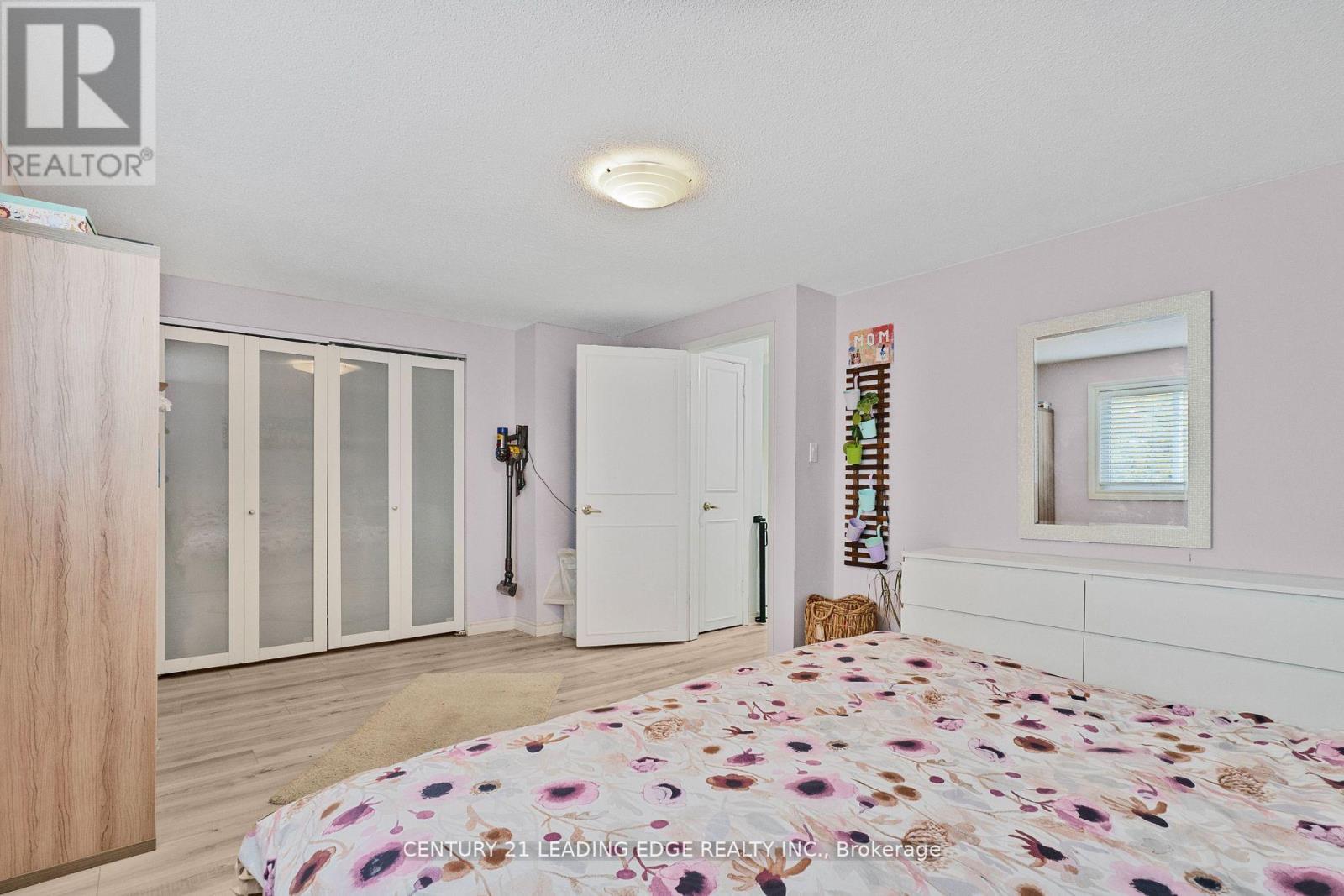 6 - 40 Castle Rock Drive, Richmond Hill (North Richvale), Ontario  L4C 5H5 - Photo 18 - N12880432