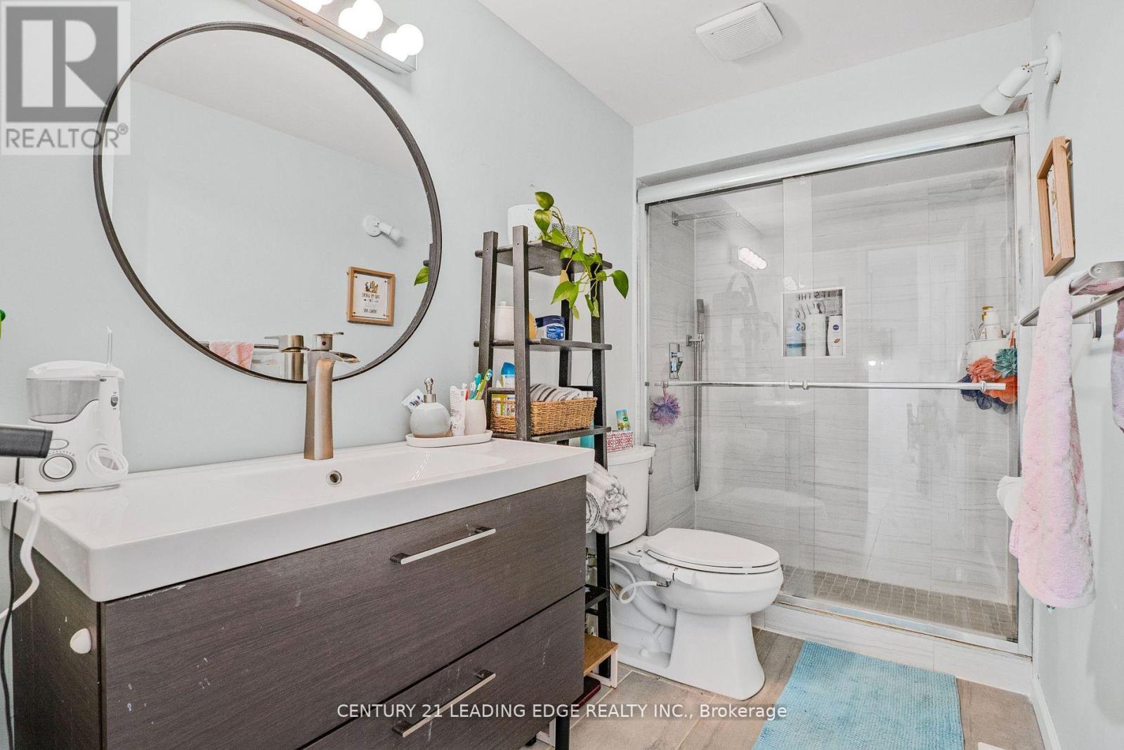 6 - 40 Castle Rock Drive, Richmond Hill (North Richvale), Ontario  L4C 5H5 - Photo 22 - N12880432