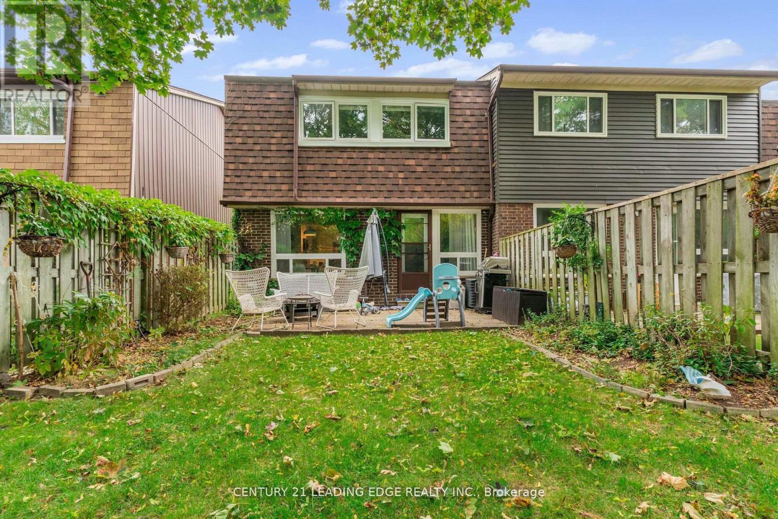 6 - 40 Castle Rock Drive, Richmond Hill (North Richvale), Ontario  L4C 5H5 - Photo 31 - N12880432