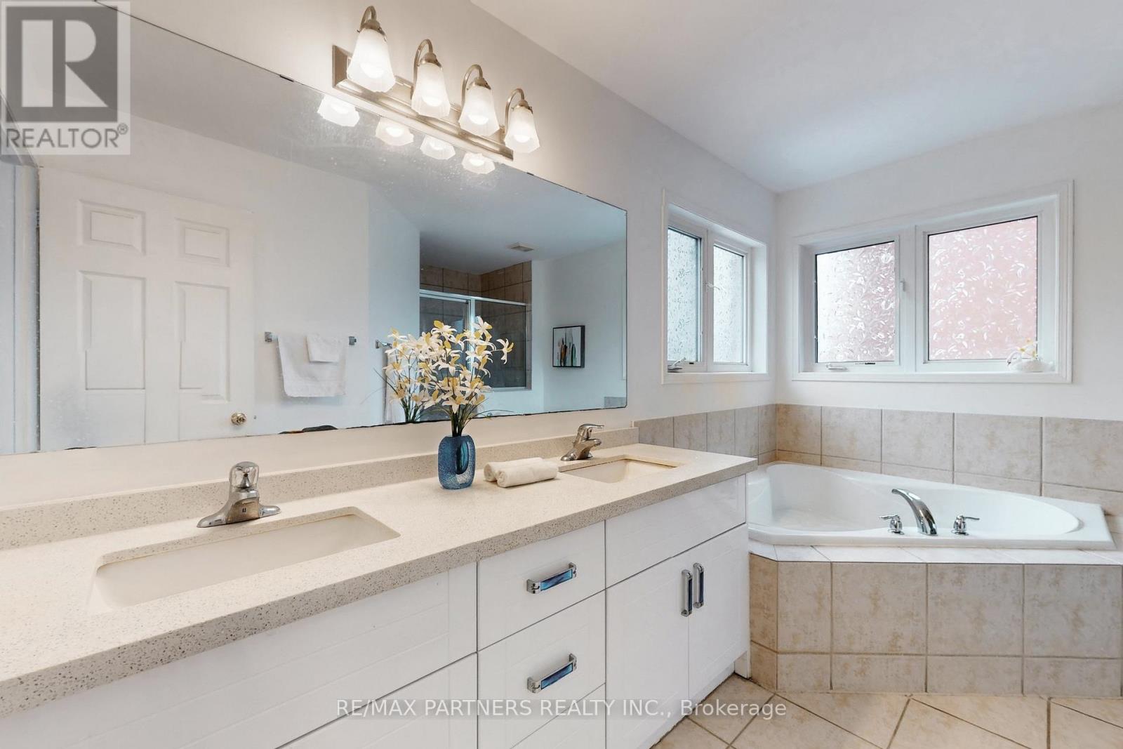 79 Carnoustie Crescent, Richmond Hill, Ontario  L4E 0A1 - Photo 24 - N12880580