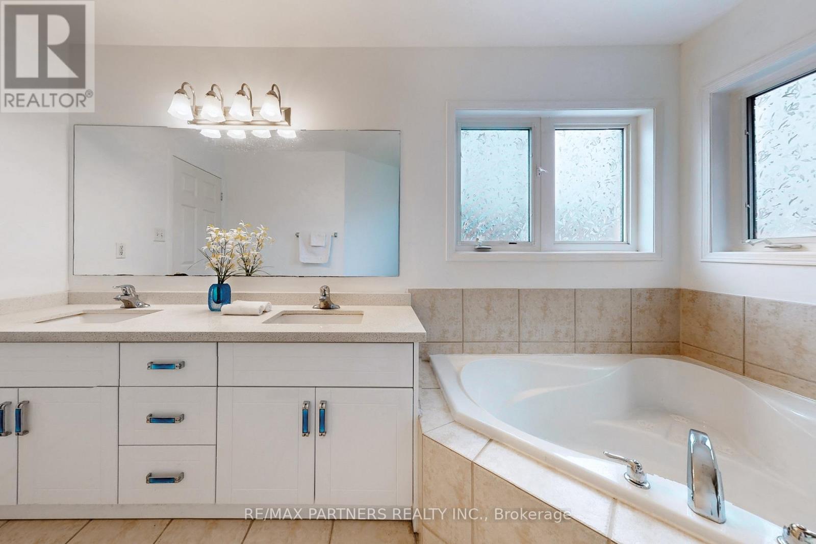 79 Carnoustie Crescent, Richmond Hill, Ontario  L4E 0A1 - Photo 25 - N12880580