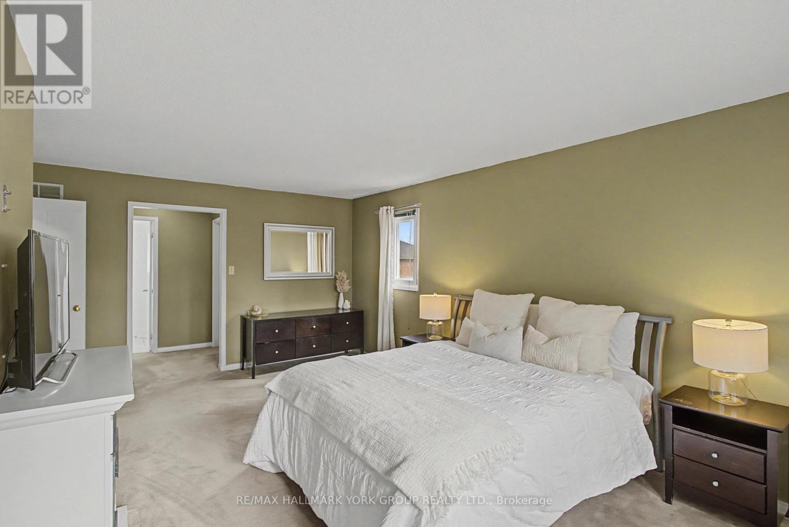 28 Hollingshead Drive, Aurora, Ontario  L4G 5J8 - Photo 21 - N12880620