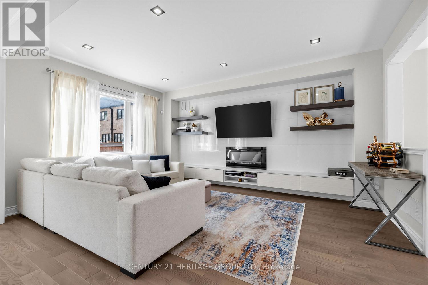 49 Hilts Drive, Richmond Hill, Ontario  L4H 0H8 - Photo 10 - N12880690