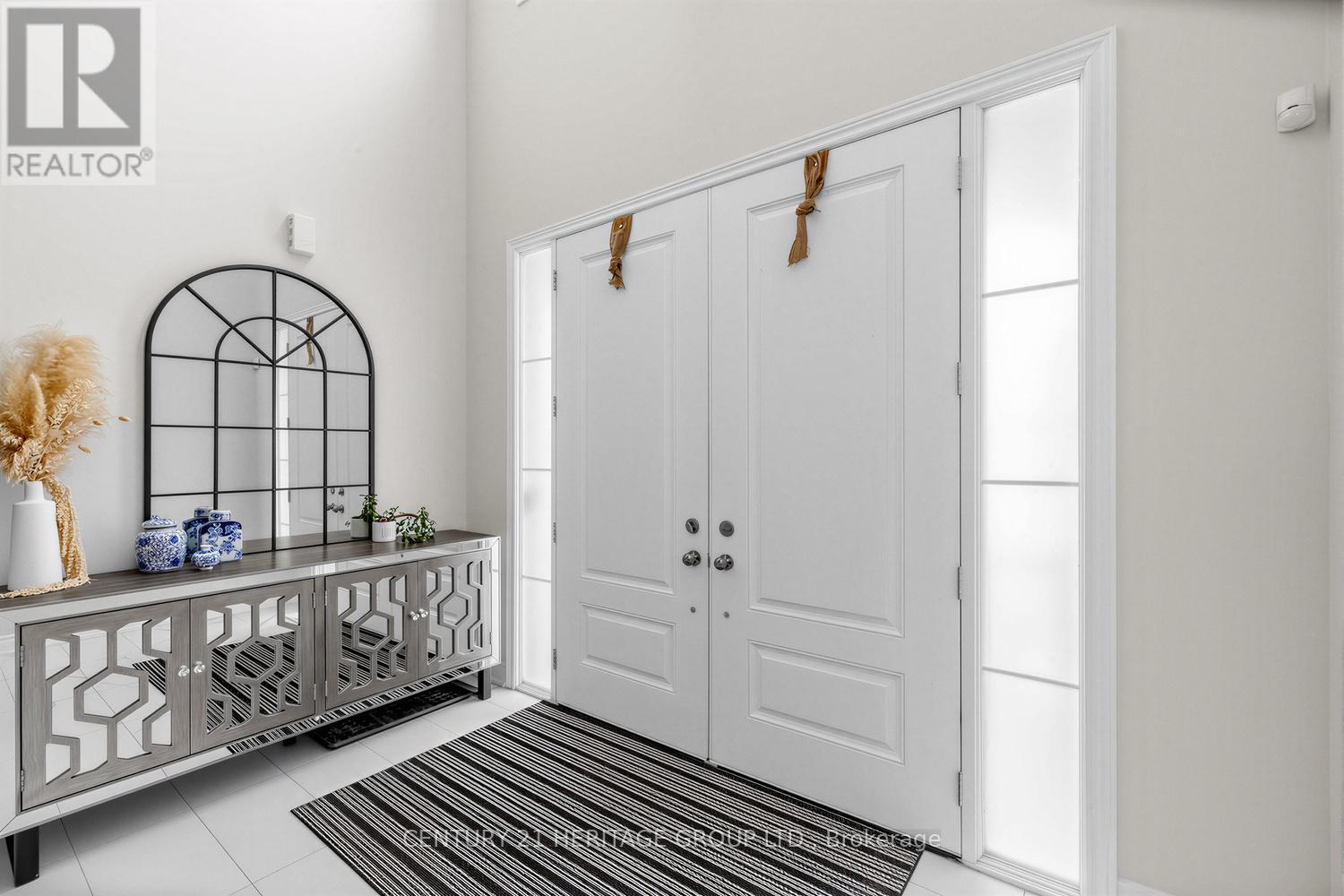 49 Hilts Drive, Richmond Hill, Ontario  L4H 0H8 - Photo 2 - N12880690