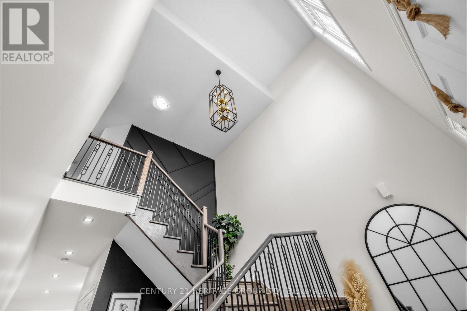 49 Hilts Drive, Richmond Hill, Ontario  L4H 0H8 - Photo 3 - N12880690