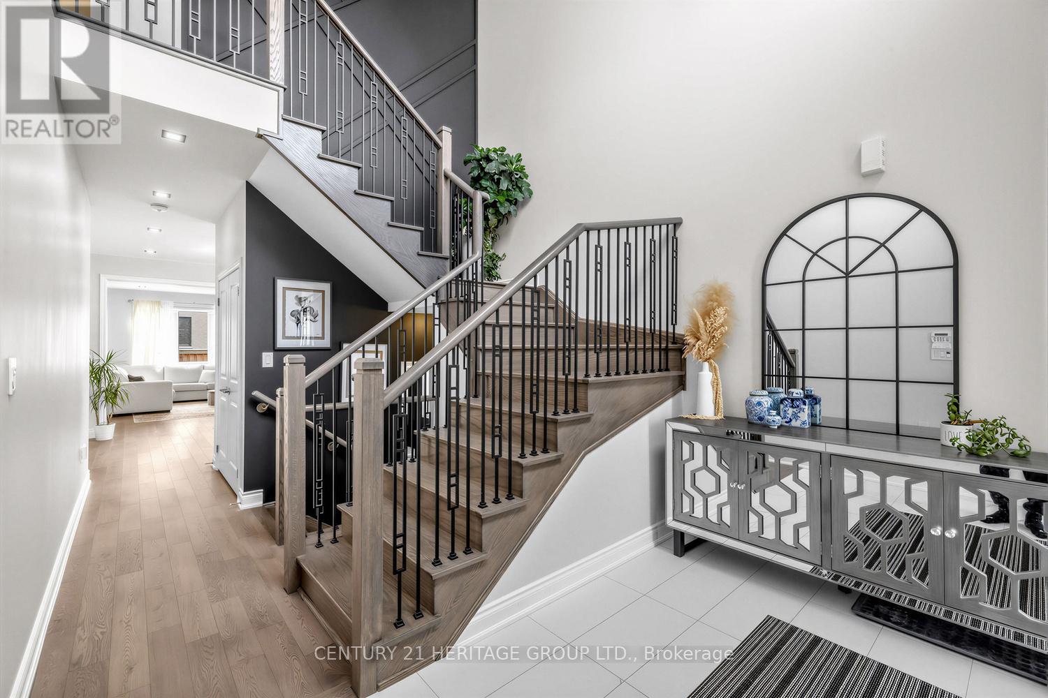 49 Hilts Drive, Richmond Hill, Ontario  L4H 0H8 - Photo 5 - N12880690