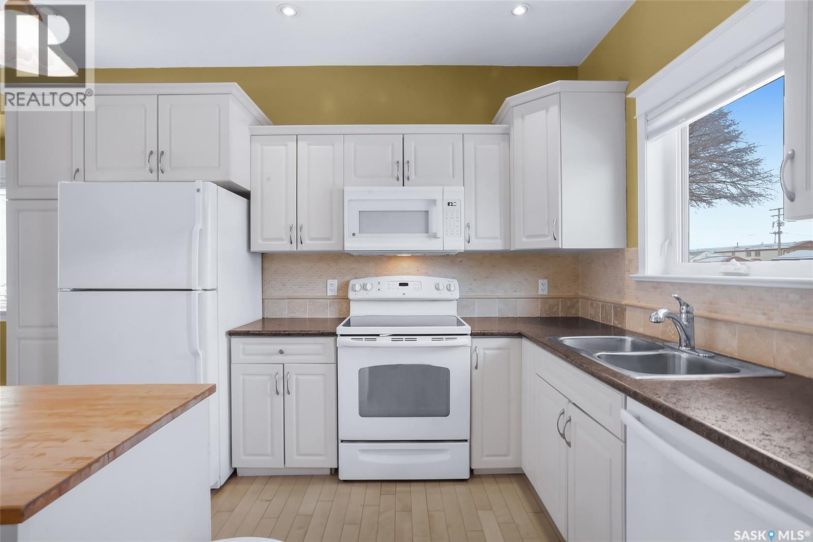 801 1st Avenue, Rosthern, Saskatchewan  S0K 4P0 - Photo 15 - SK030246