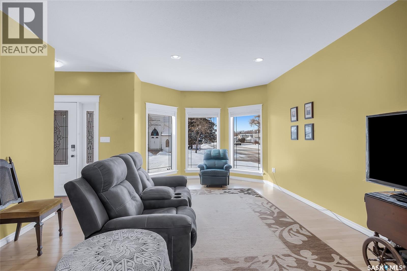 801 1st Avenue, Rosthern, Saskatchewan  S0K 4P0 - Photo 18 - SK030246