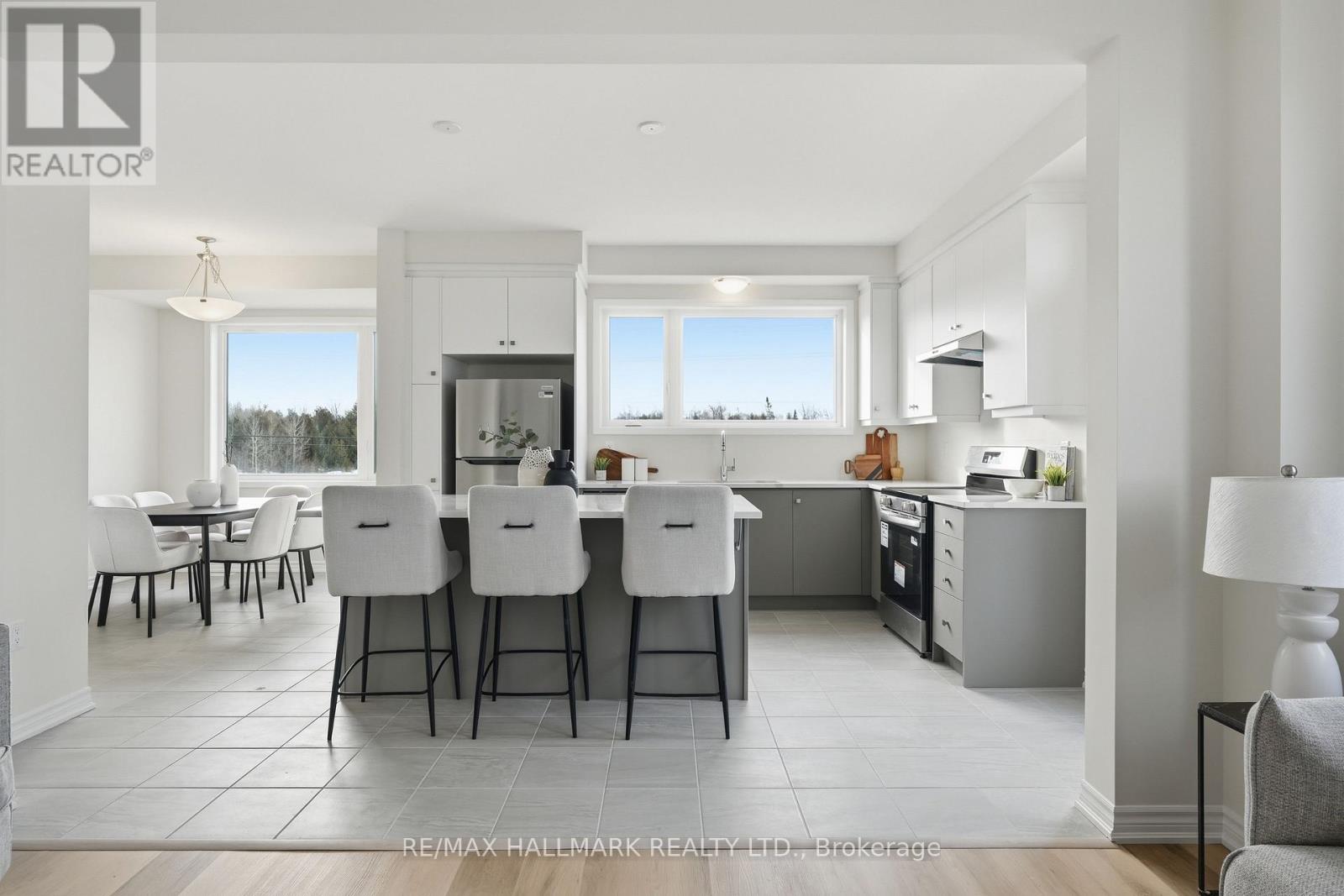 96 Vinewood Crescent, Barrie, Ontario  L9J 1B4 - Photo 17 - S12880552