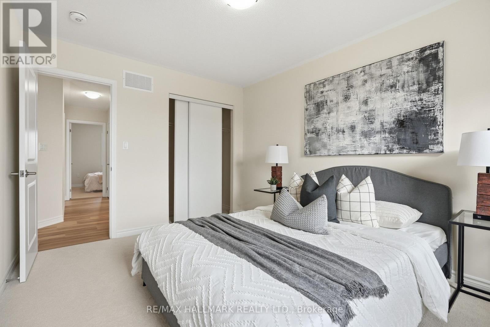 96 Vinewood Crescent, Barrie, Ontario  L9J 1B4 - Photo 27 - S12880552