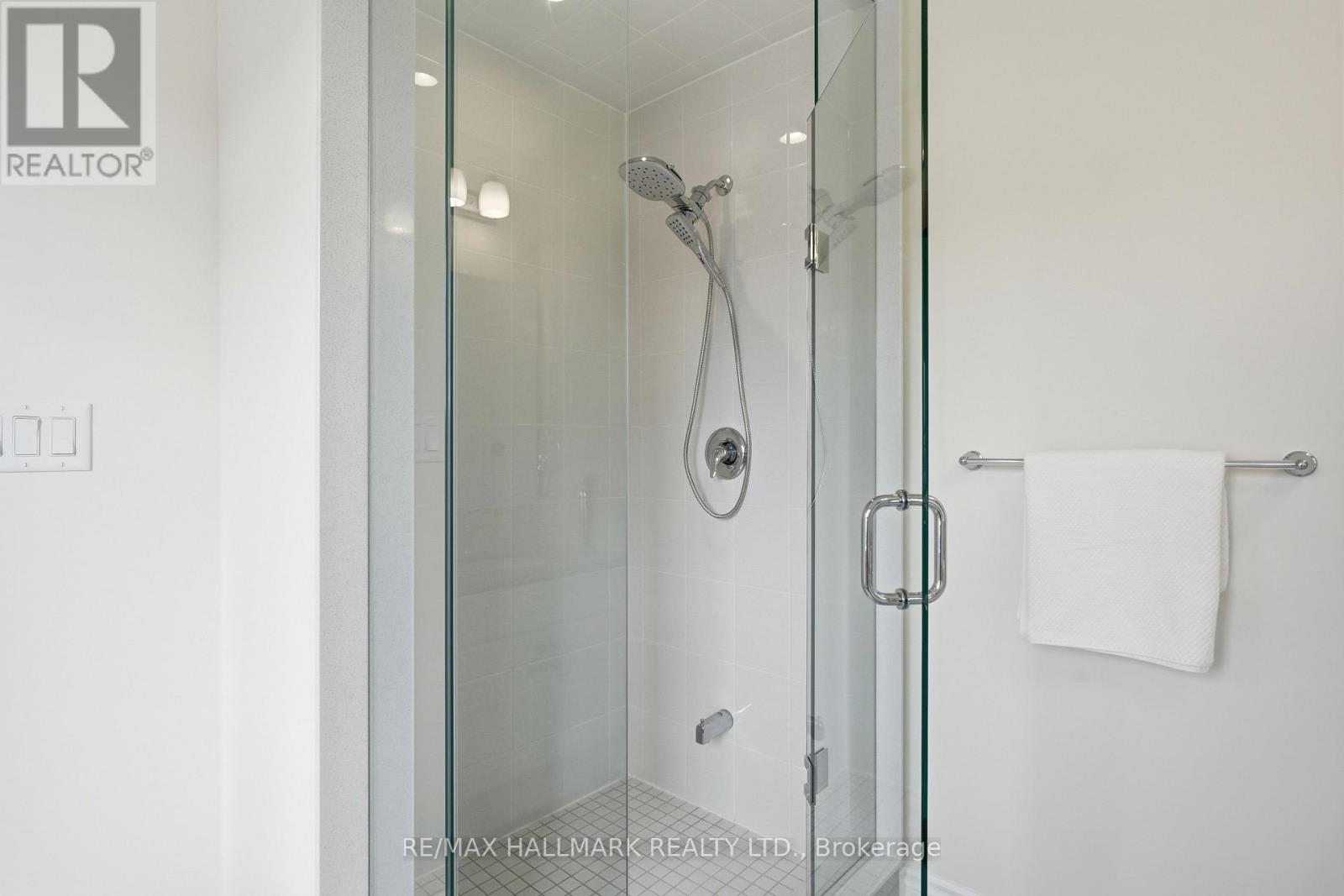 96 Vinewood Crescent, Barrie, Ontario  L9J 1B4 - Photo 36 - S12880552