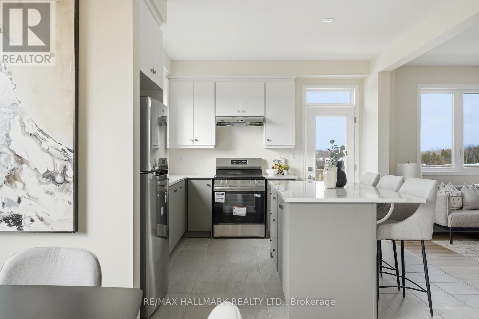 96 Vinewood Crescent, Barrie, Ontario  L9J 1B4 - Photo 7 - S12880552