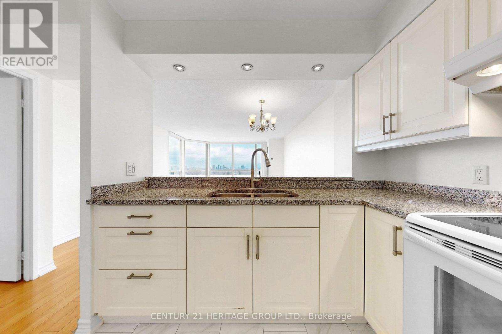 801 - 1500 Grazia Court, Mississauga (Rathwood), Ontario  L4W 4Z9 - Photo 17 - W12750032