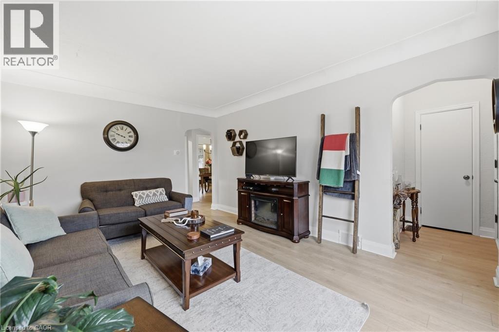 258 Cloverdale Avenue, Hamilton, Ontario  L8K 4M6 - Photo 5 - 40812068