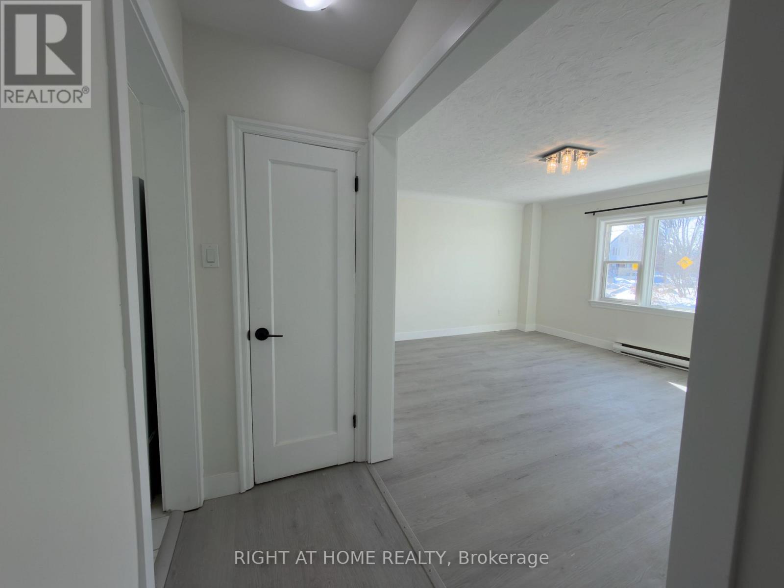 55 Glendale Avenue S, Ottawa, Ontario  K1S 1W3 - Photo 4 - X12873522