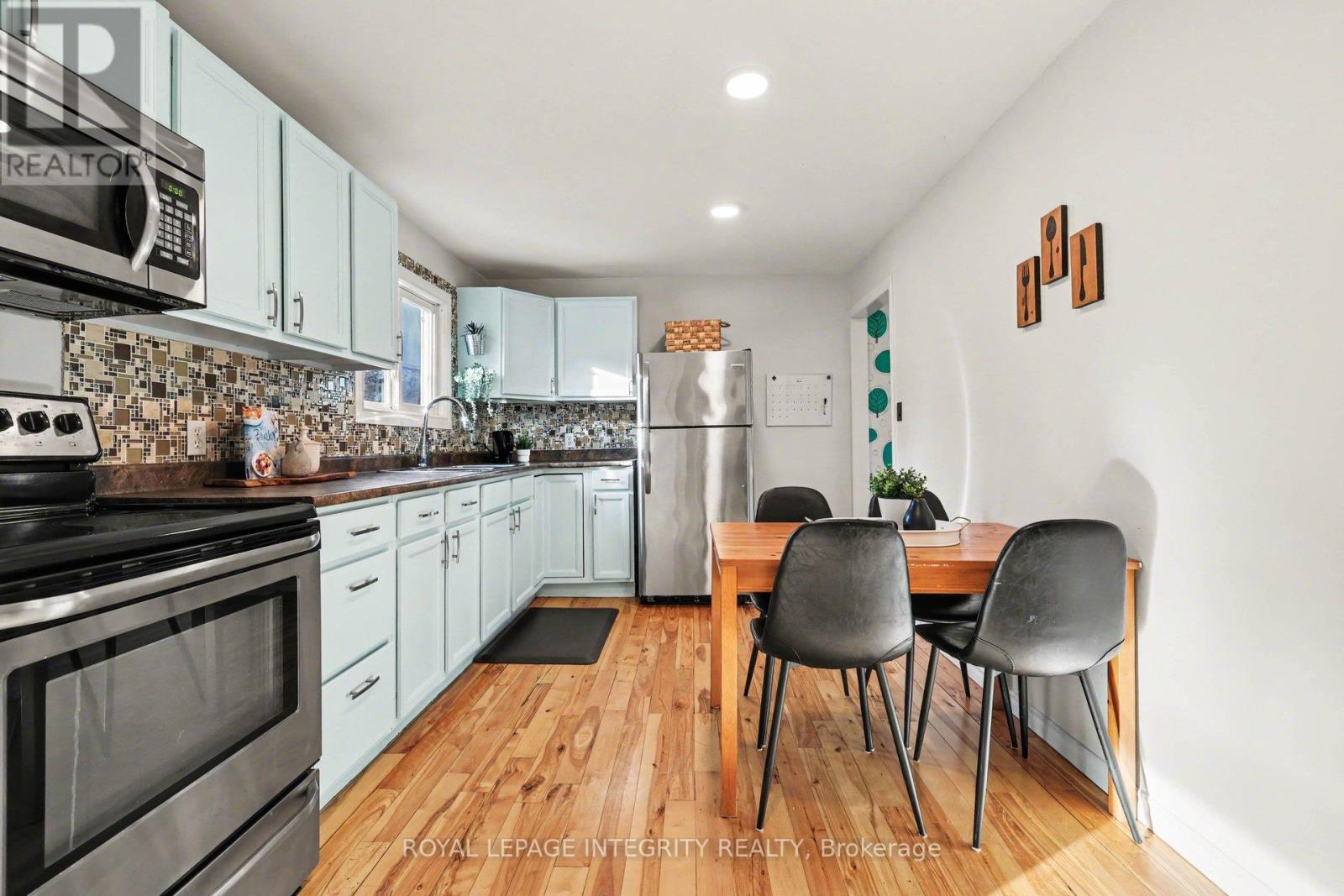 35 Robinson Street, Perth, Ontario  K7H 2E7 - Photo 5 - X12879686