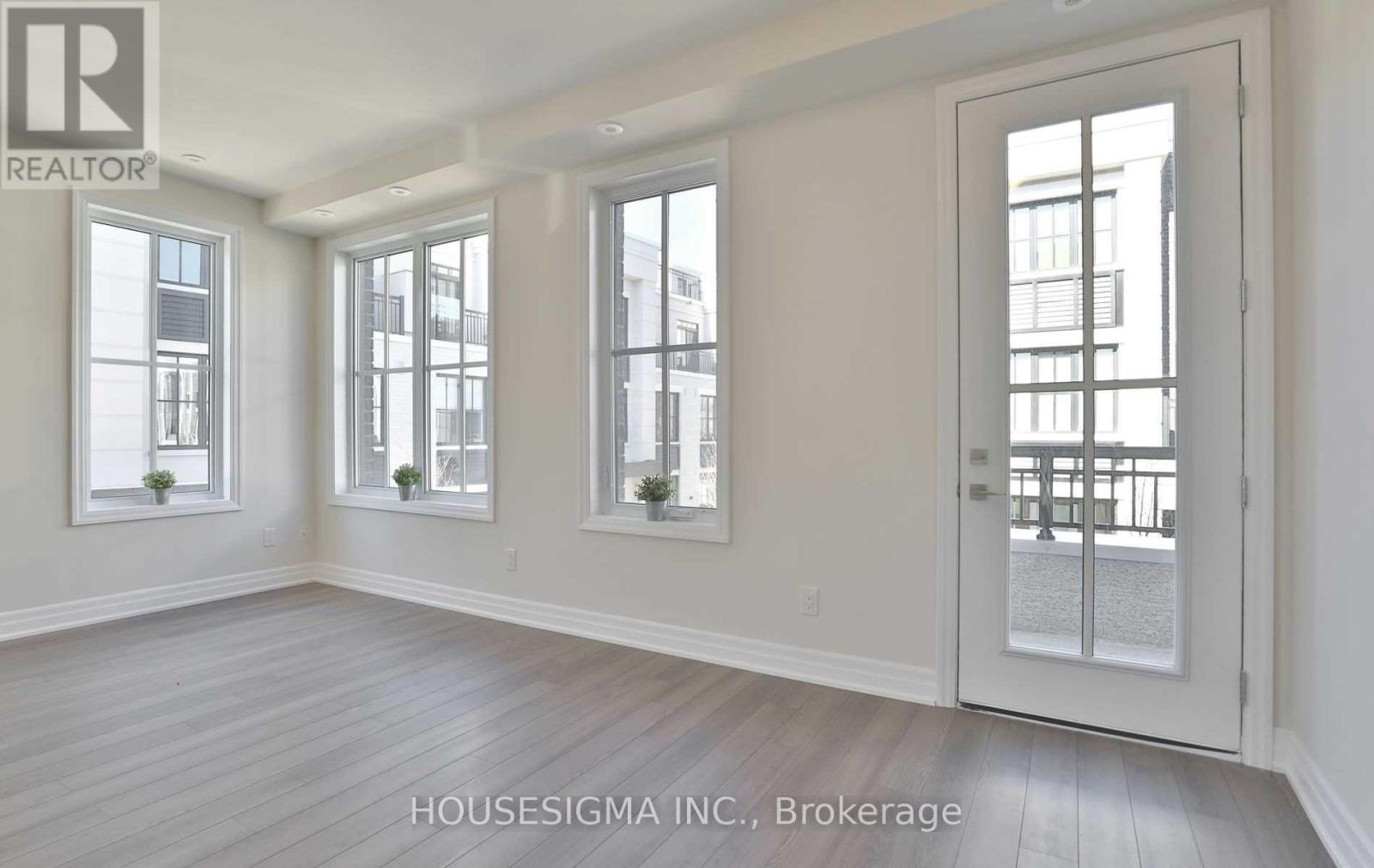 502 - 657 Cricklewood Drive, Mississauga (Mineola), Ontario  L5G 0B8 - Photo 12 - W12880408