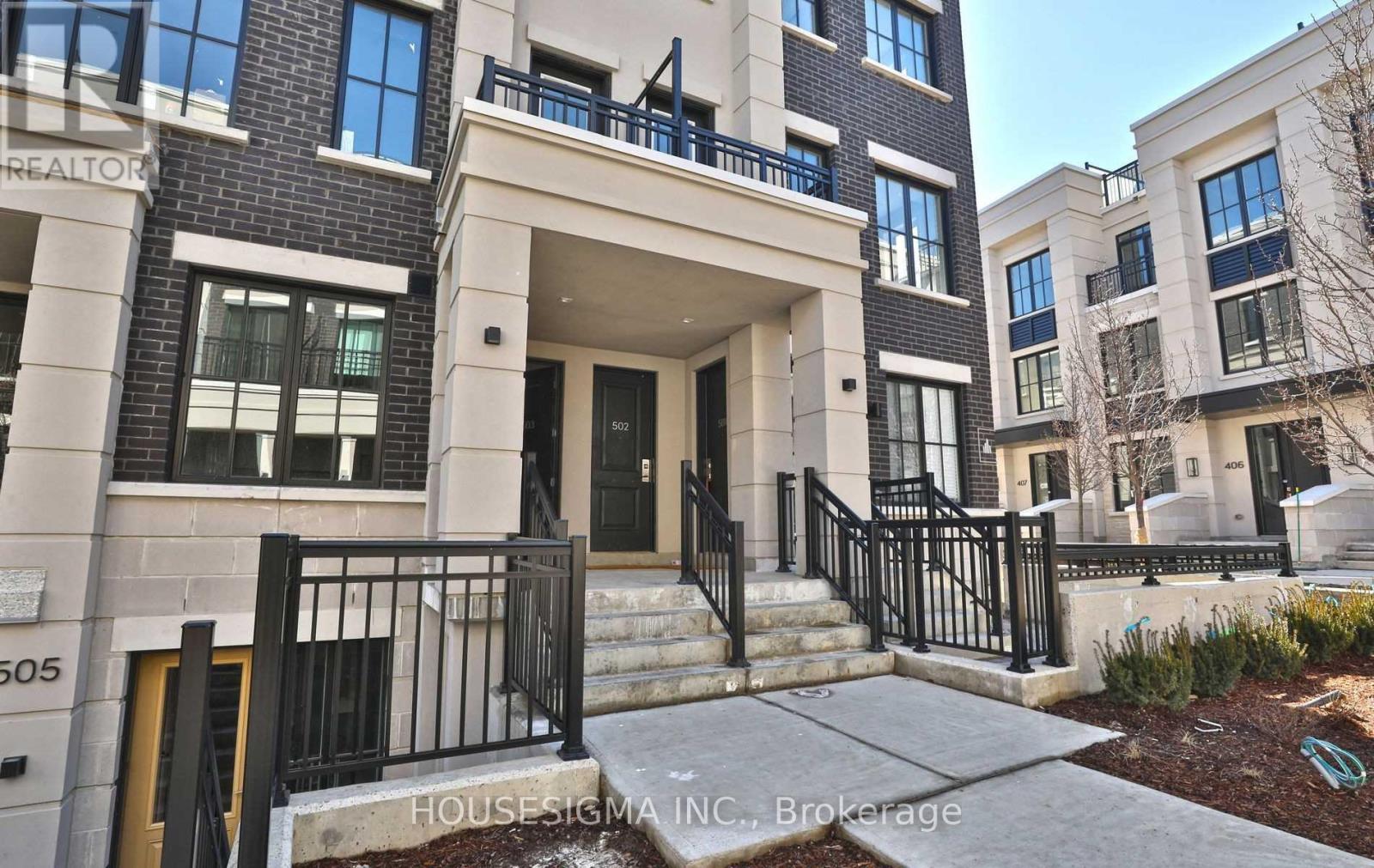 502 - 657 Cricklewood Drive, Mississauga (Mineola), Ontario  L5G 0B8 - Photo 2 - W12880408