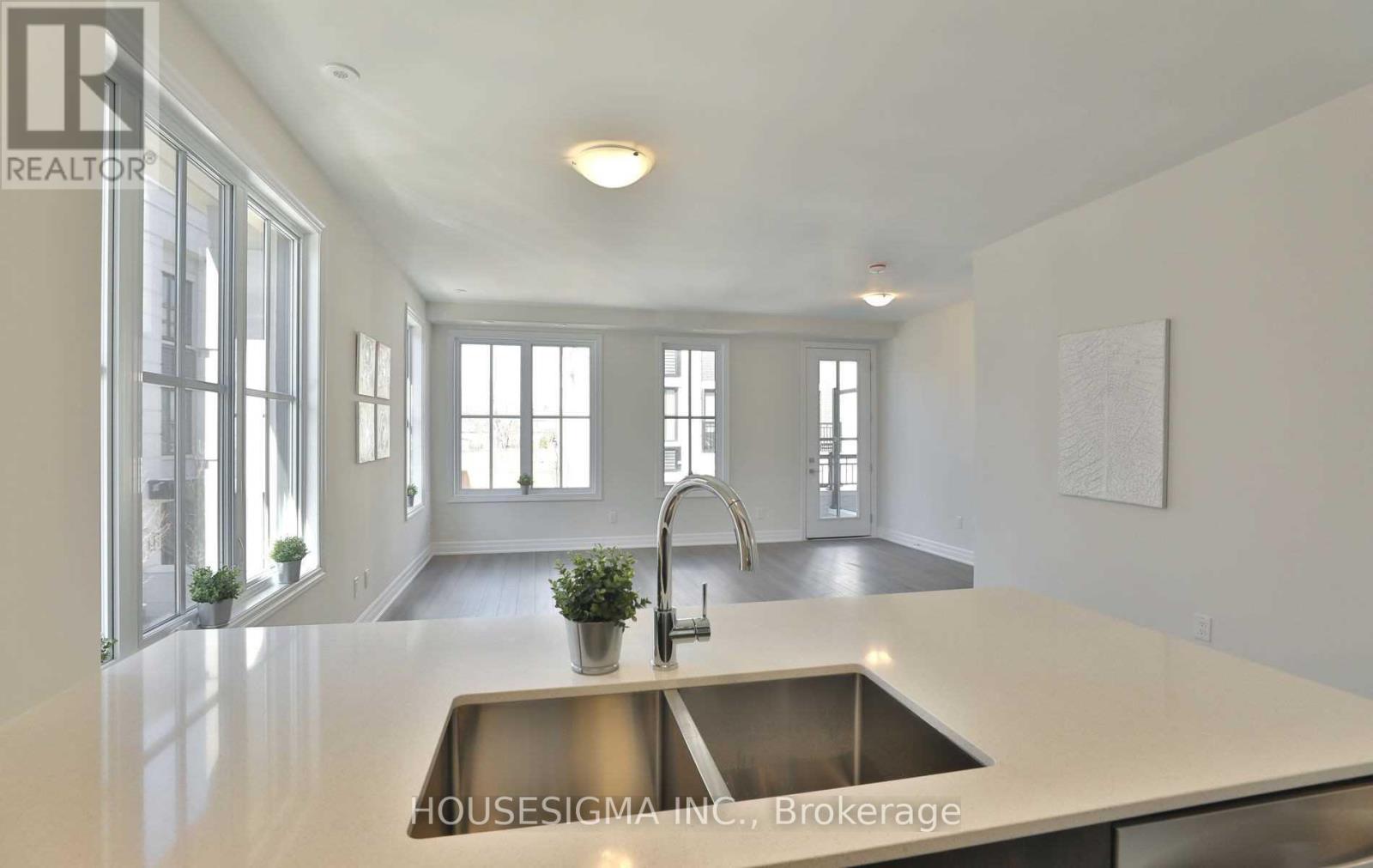 502 - 657 Cricklewood Drive, Mississauga (Mineola), Ontario  L5G 0B8 - Photo 7 - W12880408