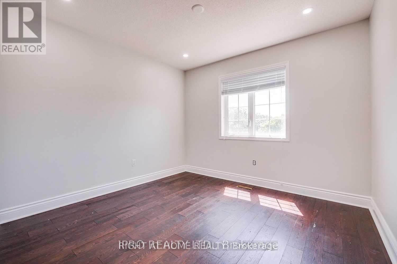 387 Bussel Crescent, Milton (Cl Clarke), Ontario  L9T 0W5 - Photo 17 - W12880422