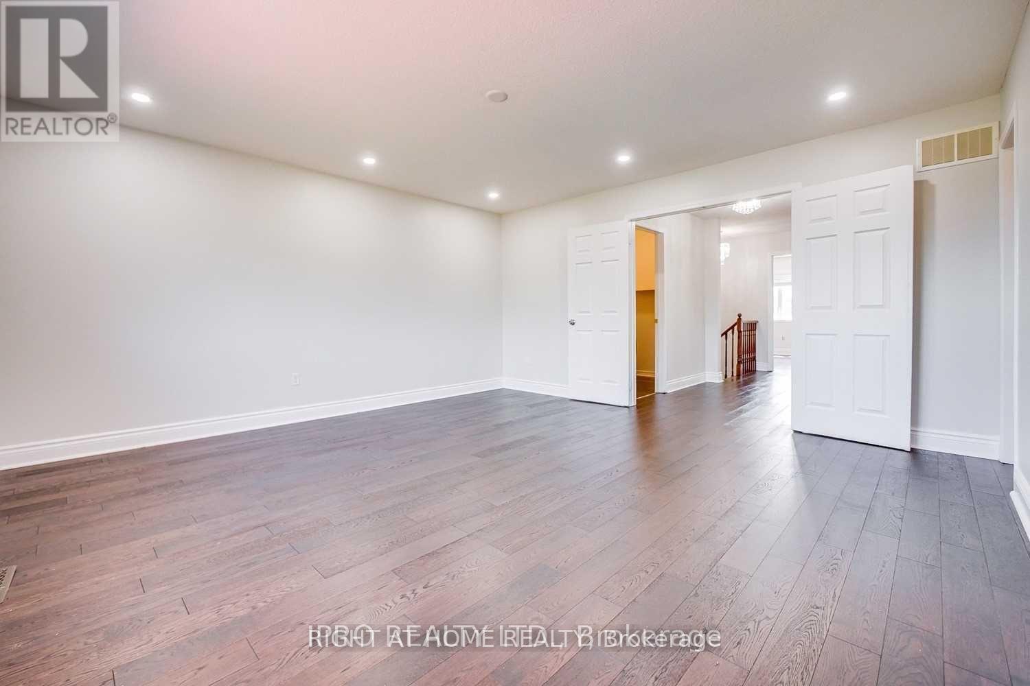 387 Bussel Crescent, Milton (Cl Clarke), Ontario  L9T 0W5 - Photo 6 - W12880422