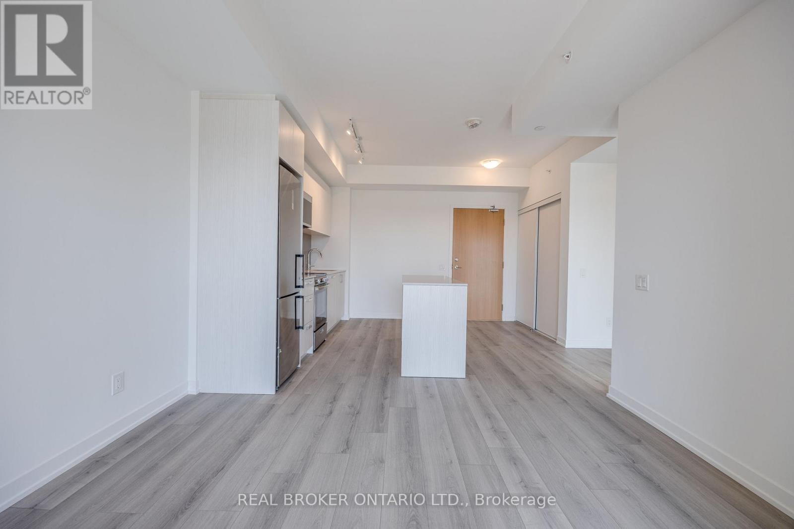 723 - 1787 St Clair Avenue W, Toronto, Ontario  M6N 0B7 - Photo 2 - W12880436