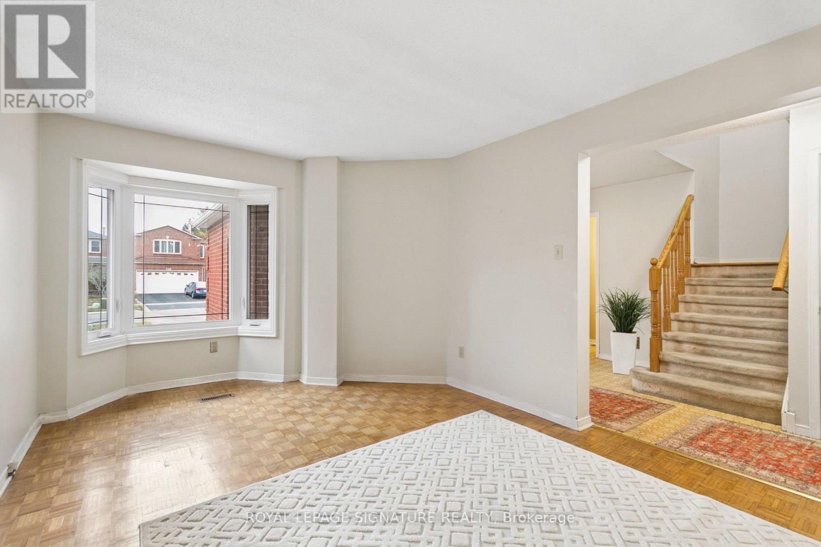 156 Macedonia Crescent, Mississauga, Ontario  L5B 3J5 - Photo 10 - W12880456