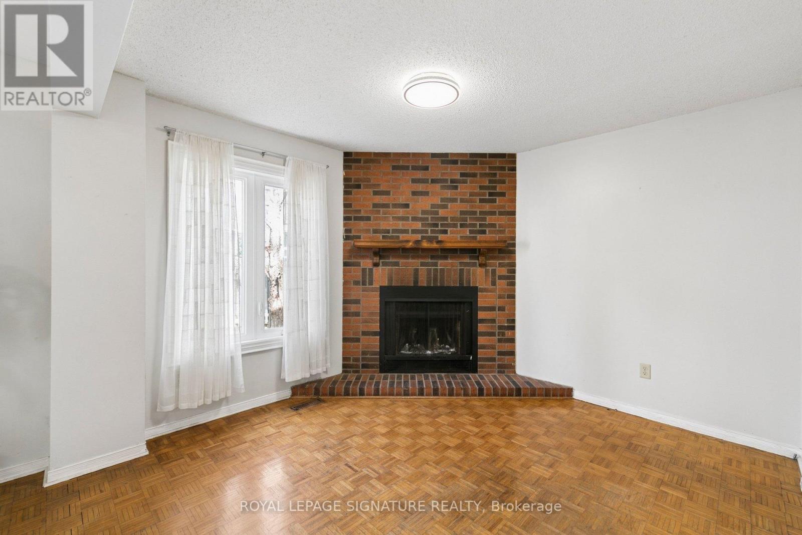 156 Macedonia Crescent, Mississauga, Ontario  L5B 3J5 - Photo 16 - W12880456