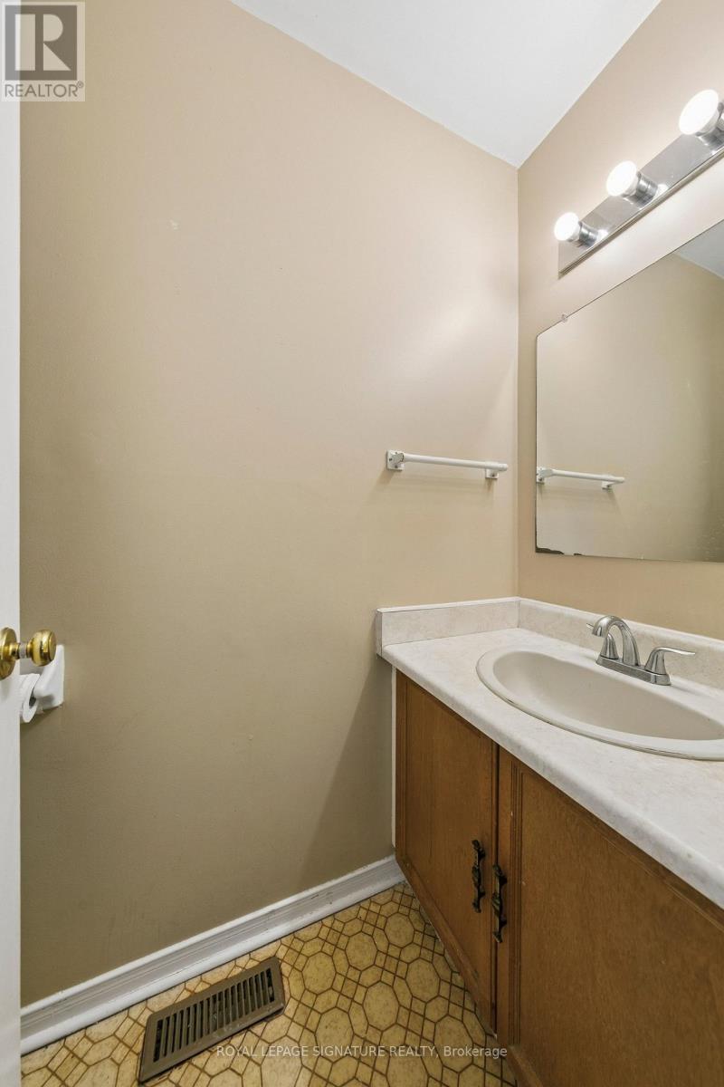 156 Macedonia Crescent, Mississauga, Ontario  L5B 3J5 - Photo 20 - W12880456