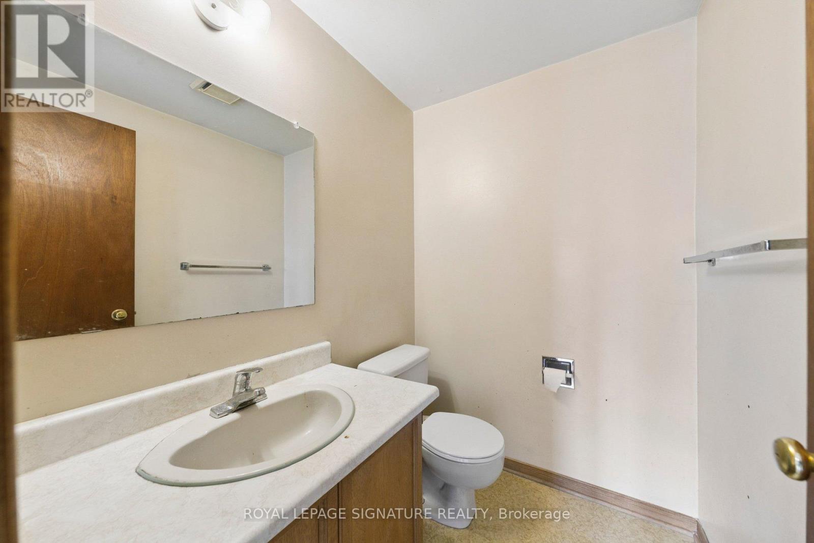 156 Macedonia Crescent, Mississauga, Ontario  L5B 3J5 - Photo 21 - W12880456