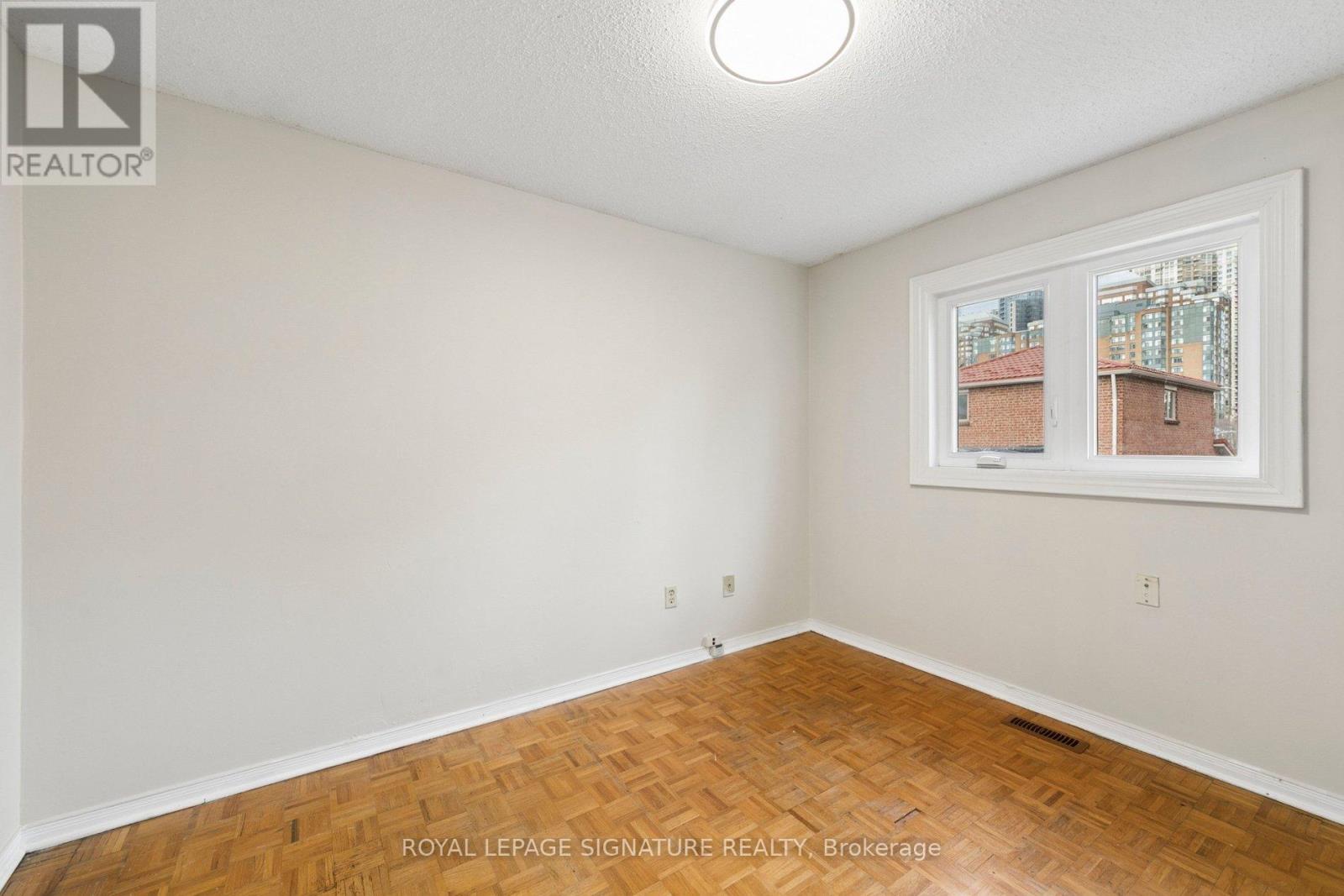 156 Macedonia Crescent, Mississauga, Ontario  L5B 3J5 - Photo 23 - W12880456